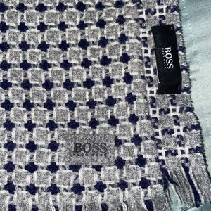 Hugo Boss Grey checked scarf